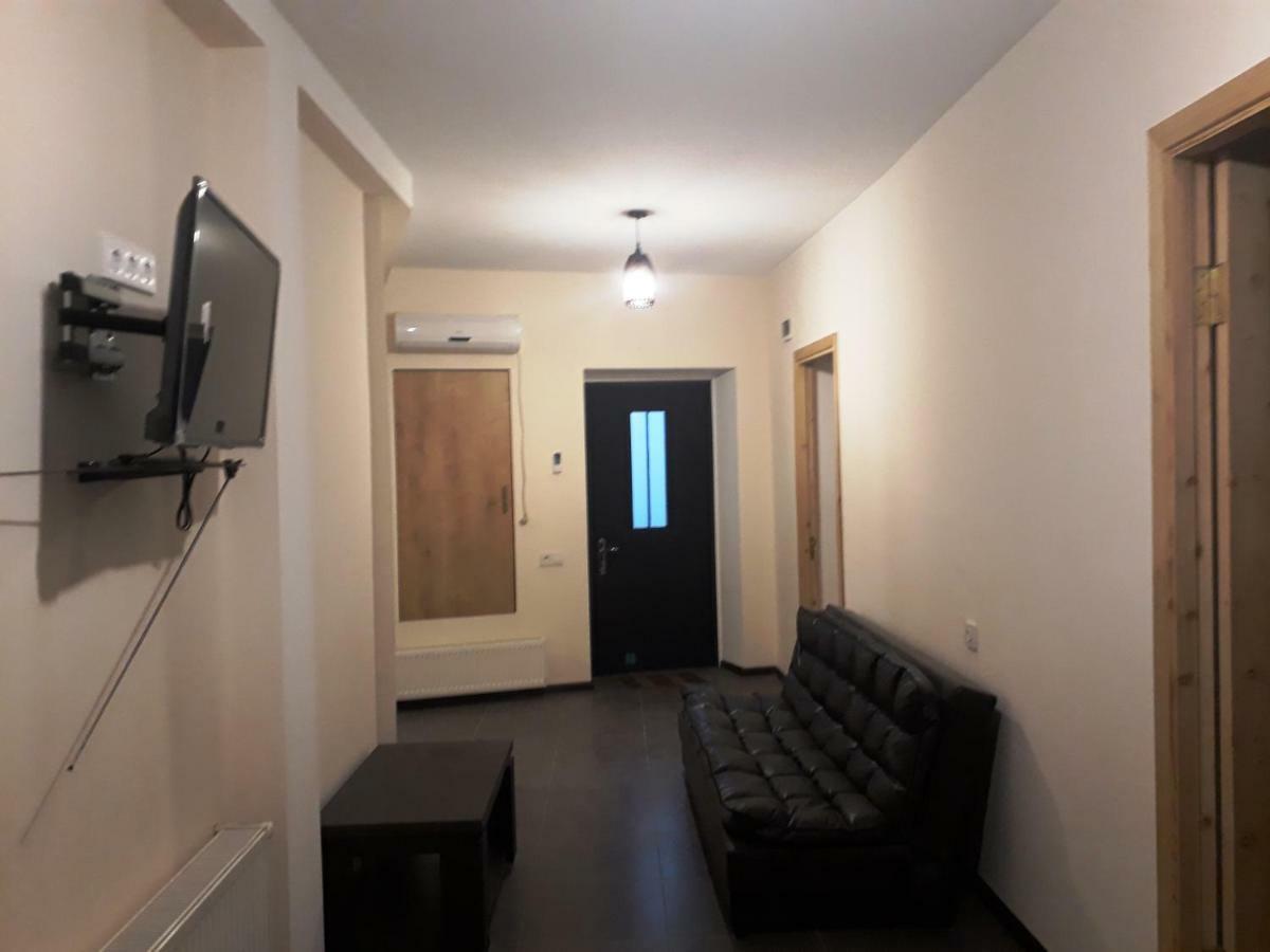 2 Bedroom Apartment In Chugureti Tbilisi Exterior foto